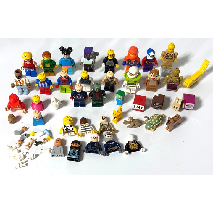 Lot Of Lego Minifigures Accessories Assorted Characters 28+ Figures Mincecraft