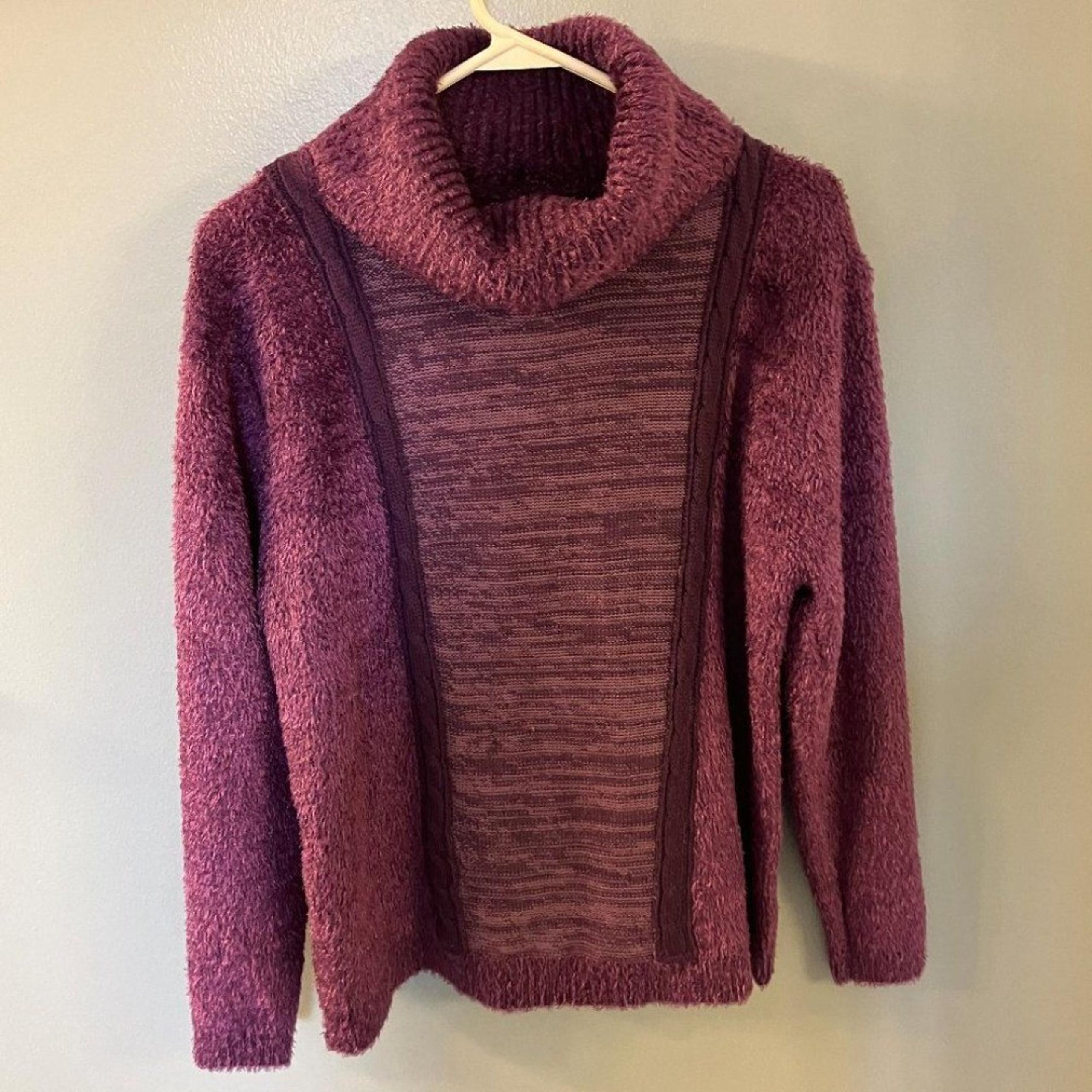 NWOT Womens Jenny Purple Turtleneck Furry Sweater - Size L