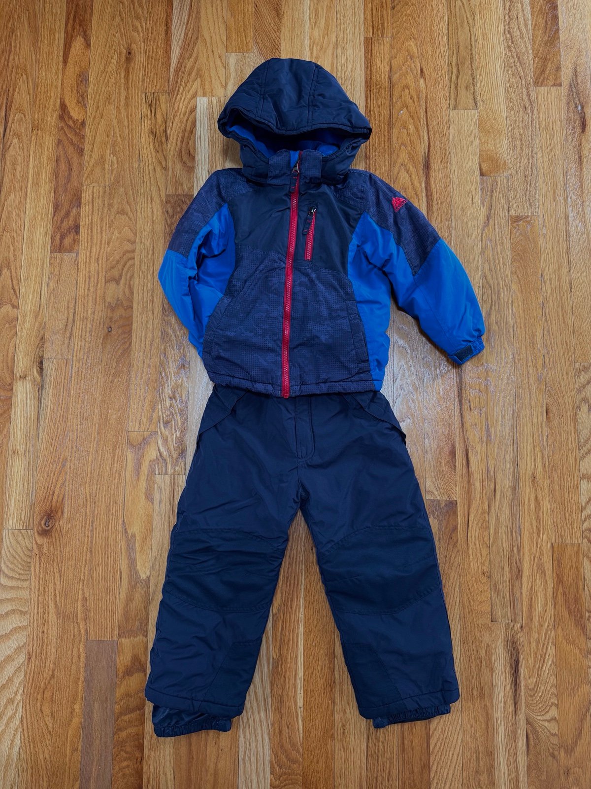 Snozu Kids' 2-piece Snowsuit (5Y)
