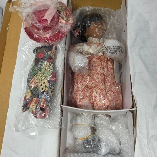 PREMIERE ARTIST MARY VAN OSDELL PETUNIA AFRICAN AMERICAN GIRL DOLL 18 NEW NIB