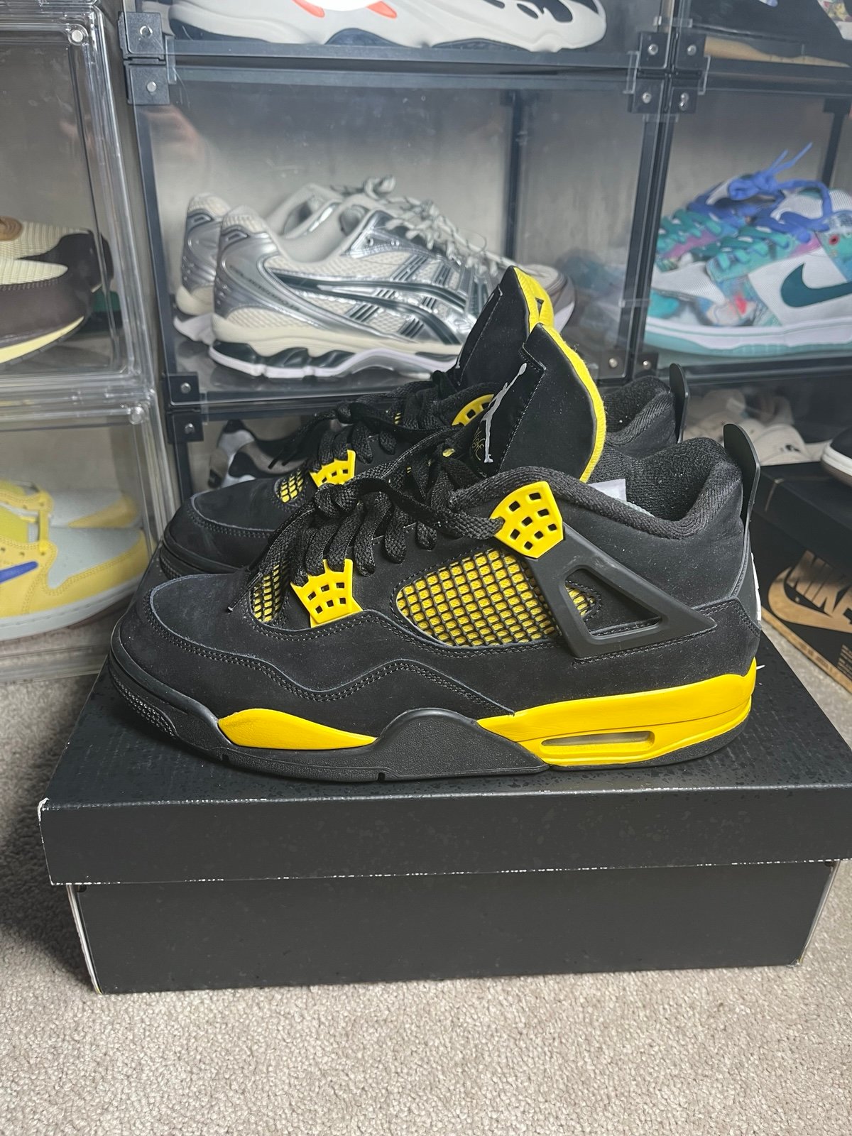 Size 10.5 - Jordan 4 Retro Mid Thunder *MINT* VVVNDS