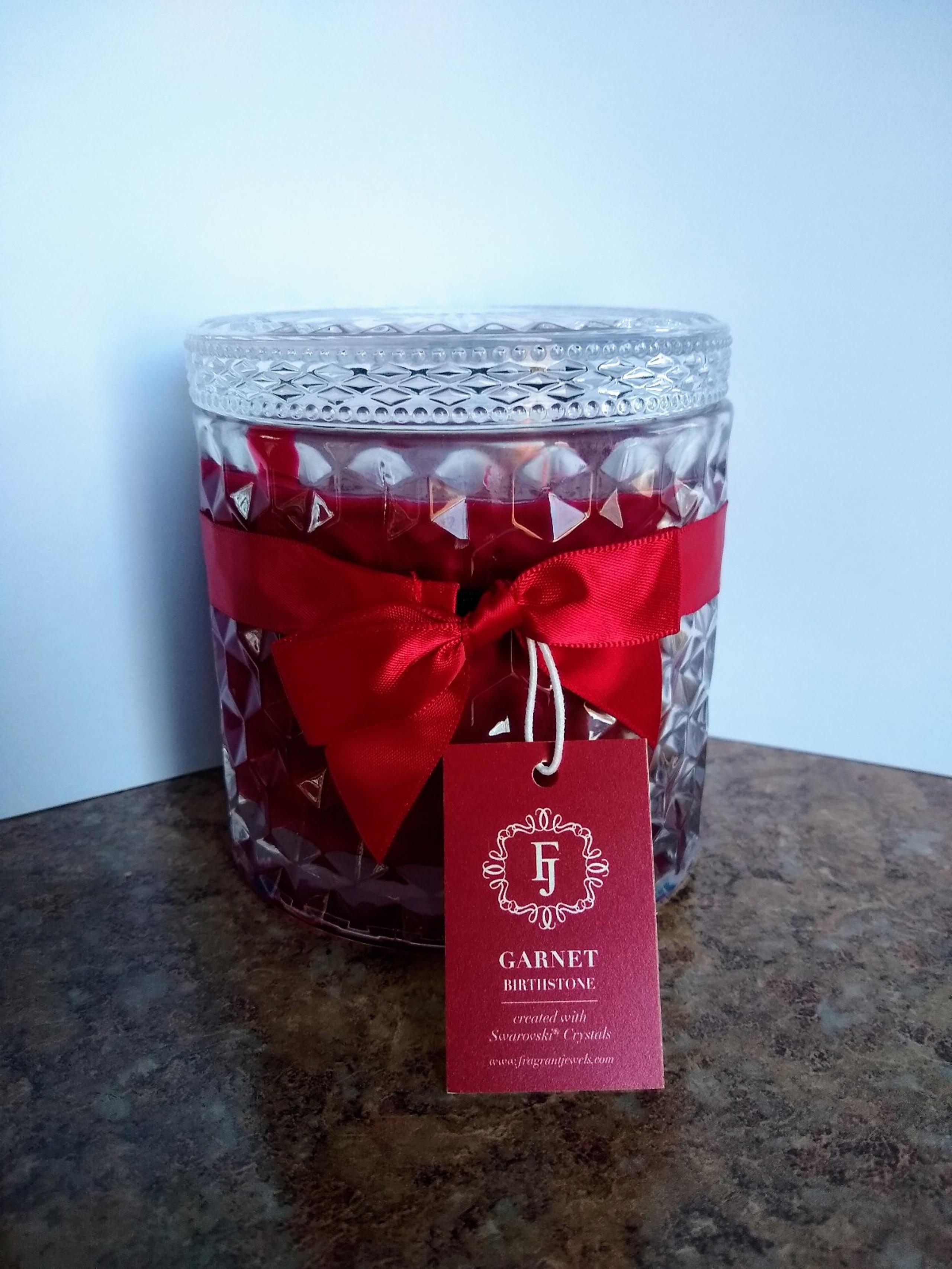 Fragrant Jewels January/Garnet Satin Candle