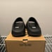Yeezy Slides Onyx Mens Size 8 NEW W BOX