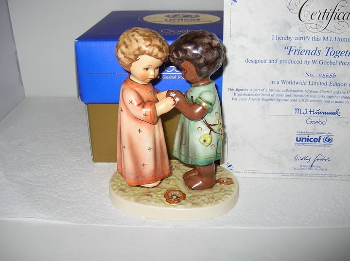 HUMMEL GOEBEL Figurine FRIENDS TOGETHER HUM #662/I TMK7 w/Box COA 6 Tall MINT