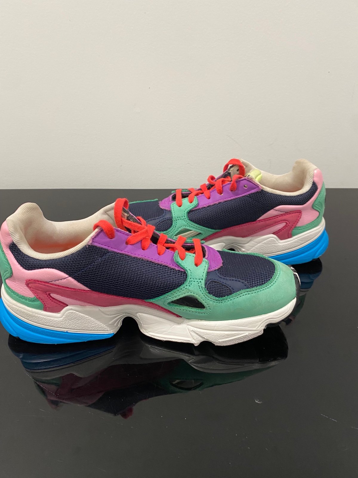【adidas】ファルコン Ｗ☆サプライヤーカラー SURPRISE(サプライズ) / アディダスファルコン [ADIDASFALCON W