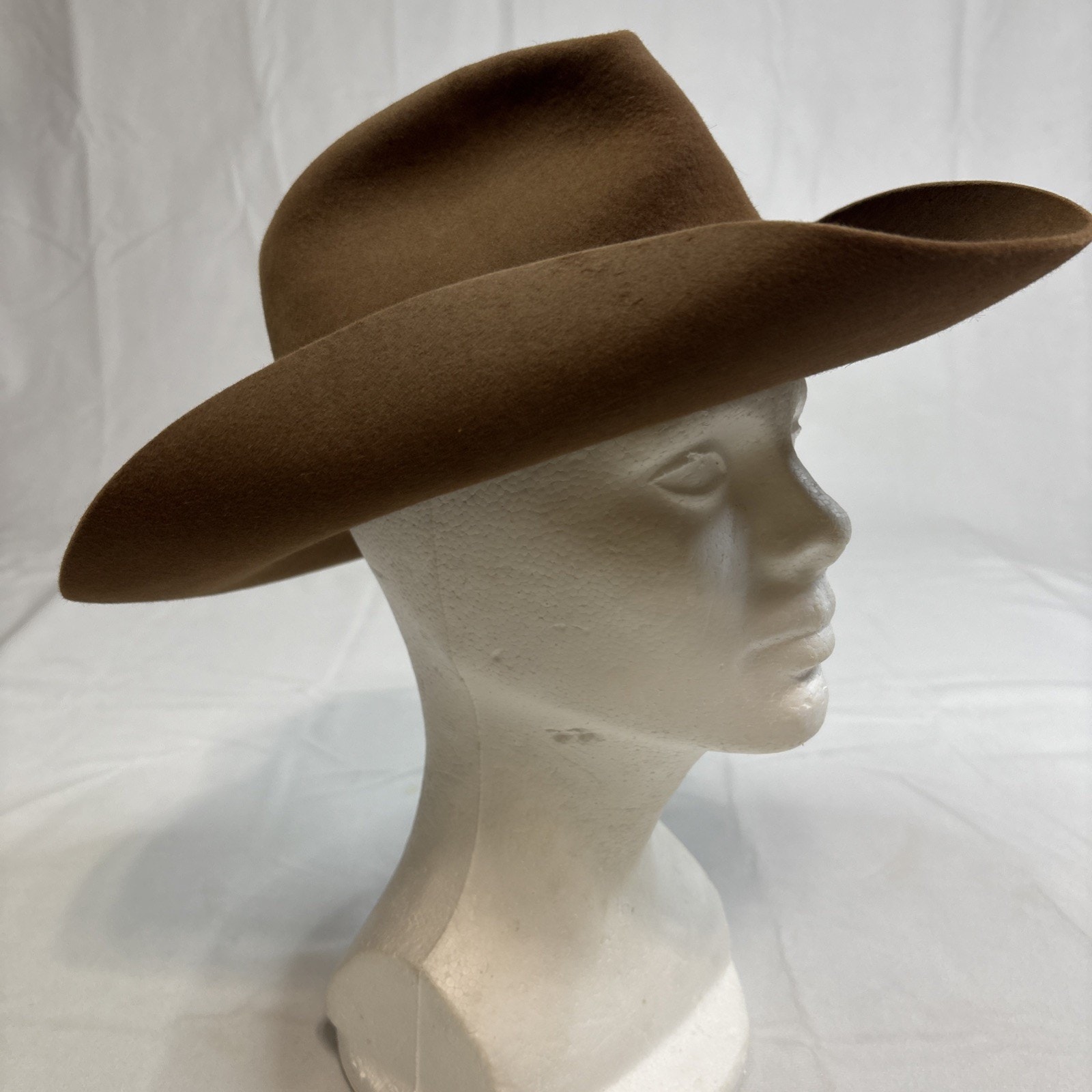 Resistol Cowboy Hat Men’s Size 7 Brown Braided Belt Band Felt Western