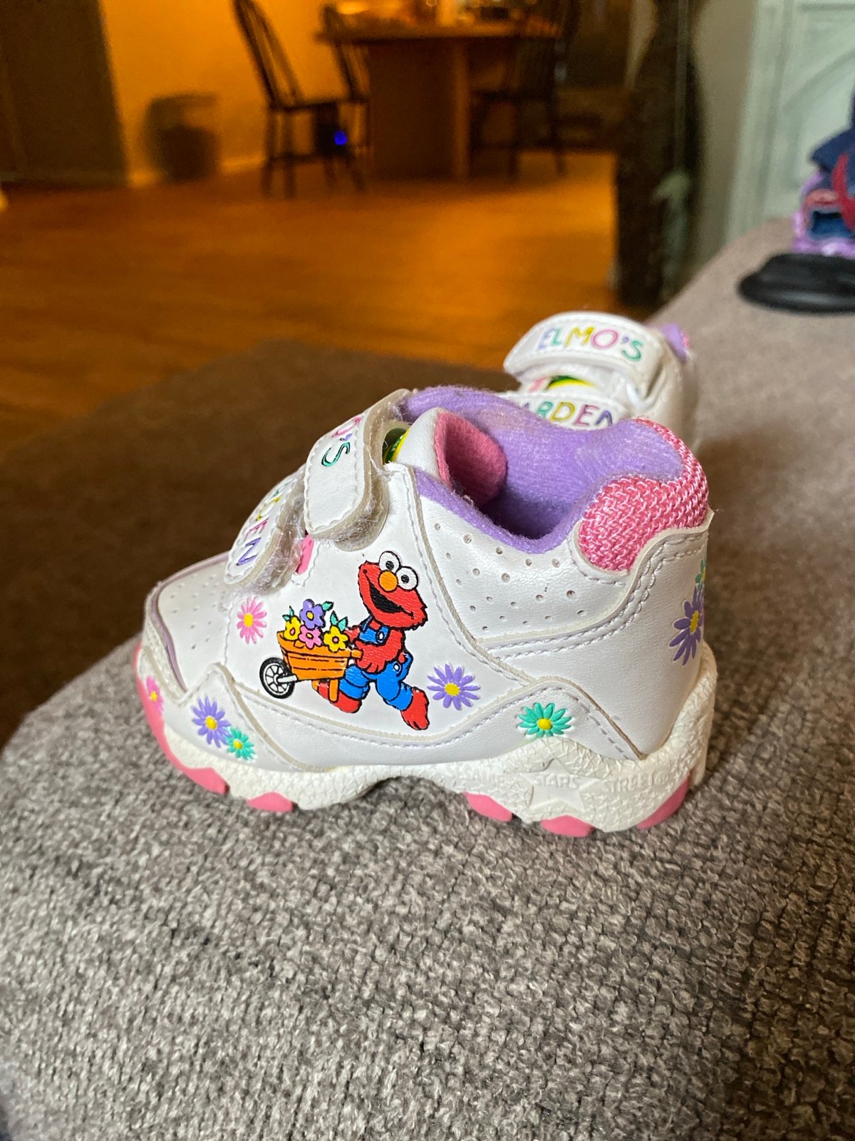 Elmo garden sneakers HTF vintage