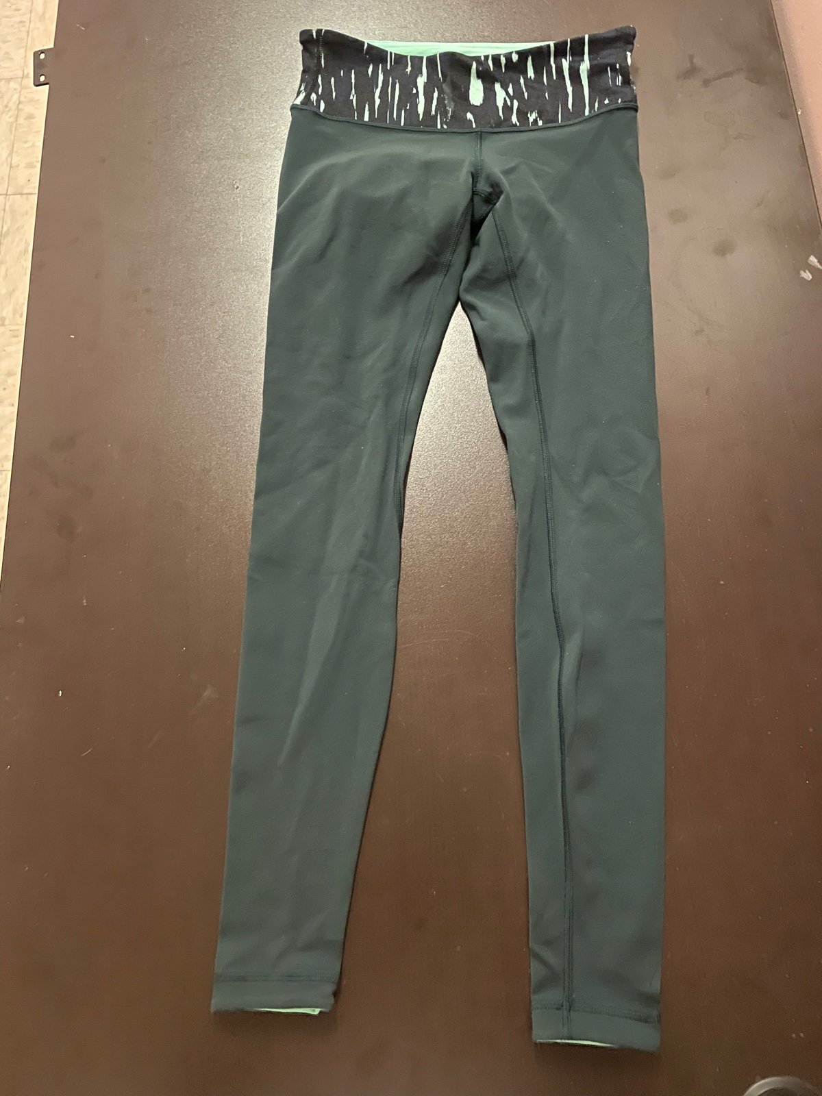 lululemon leggings size 6