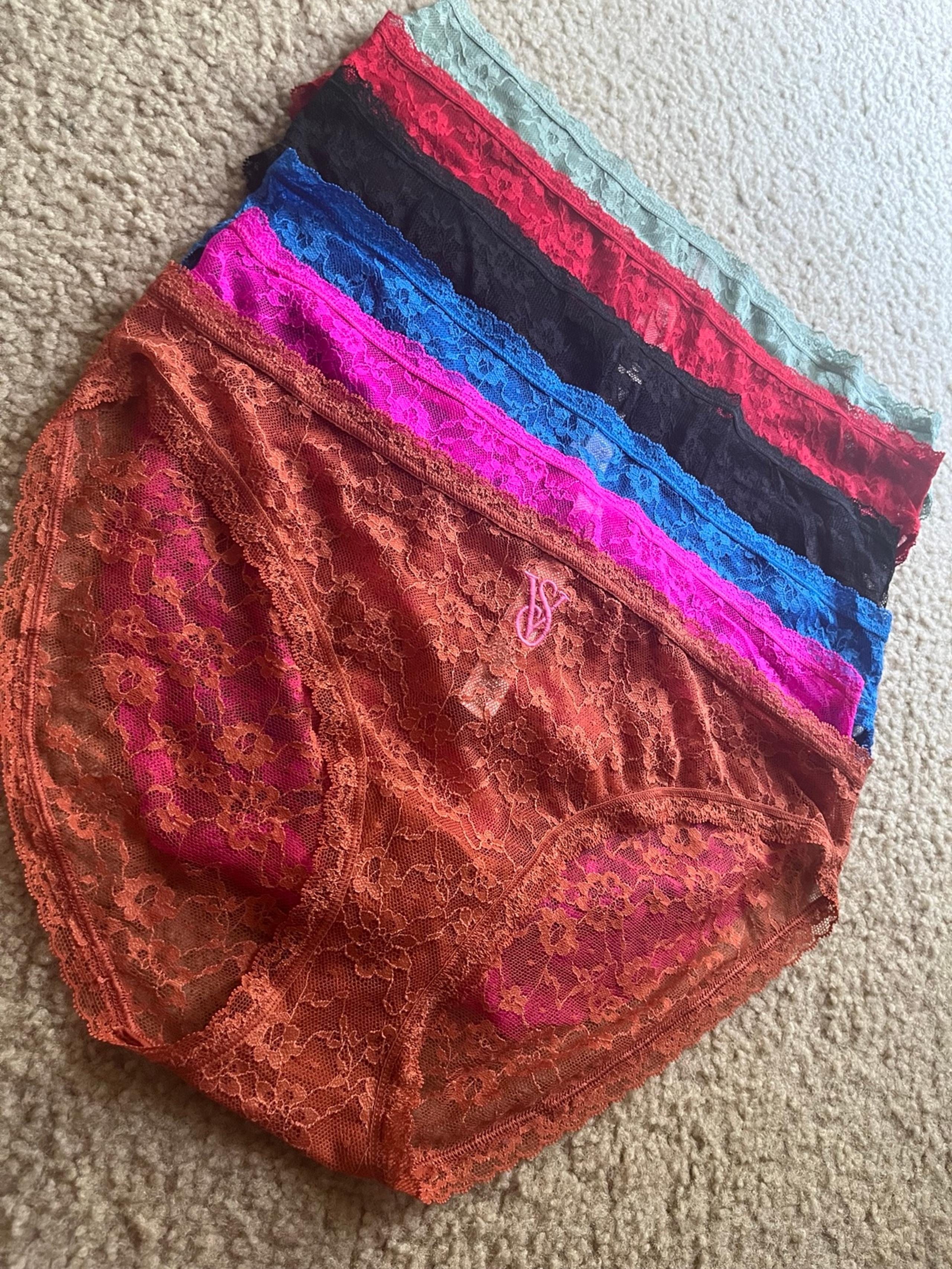 VS Lace Bikinis-XL w/Free Gift