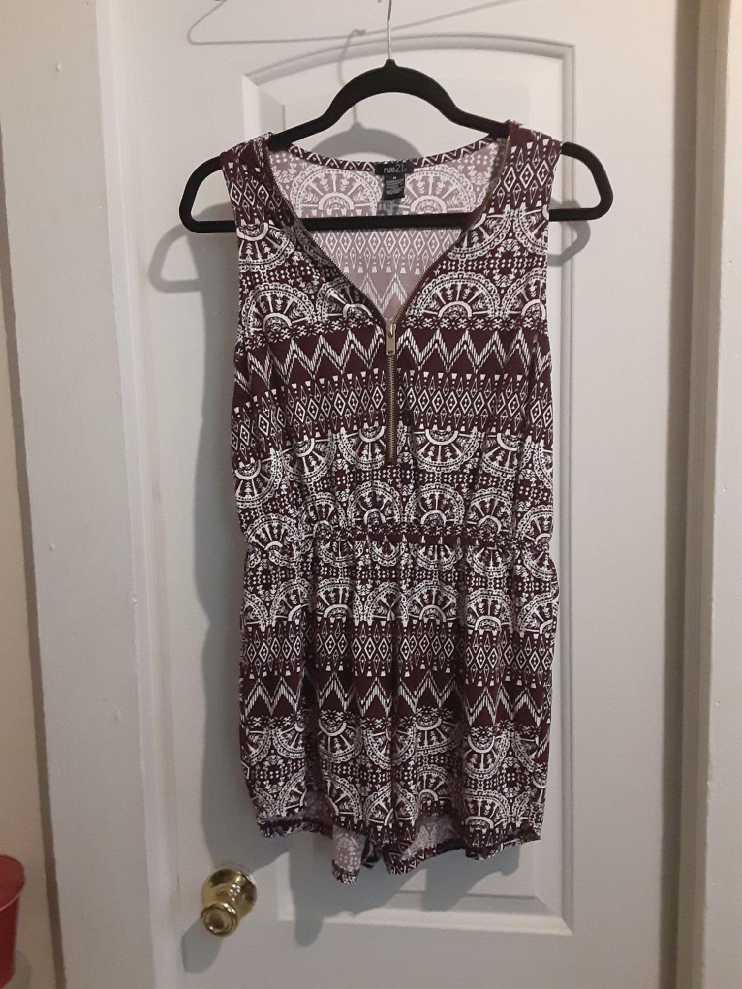 GORGEOUS Rue21 Romper MEDIUM NEW