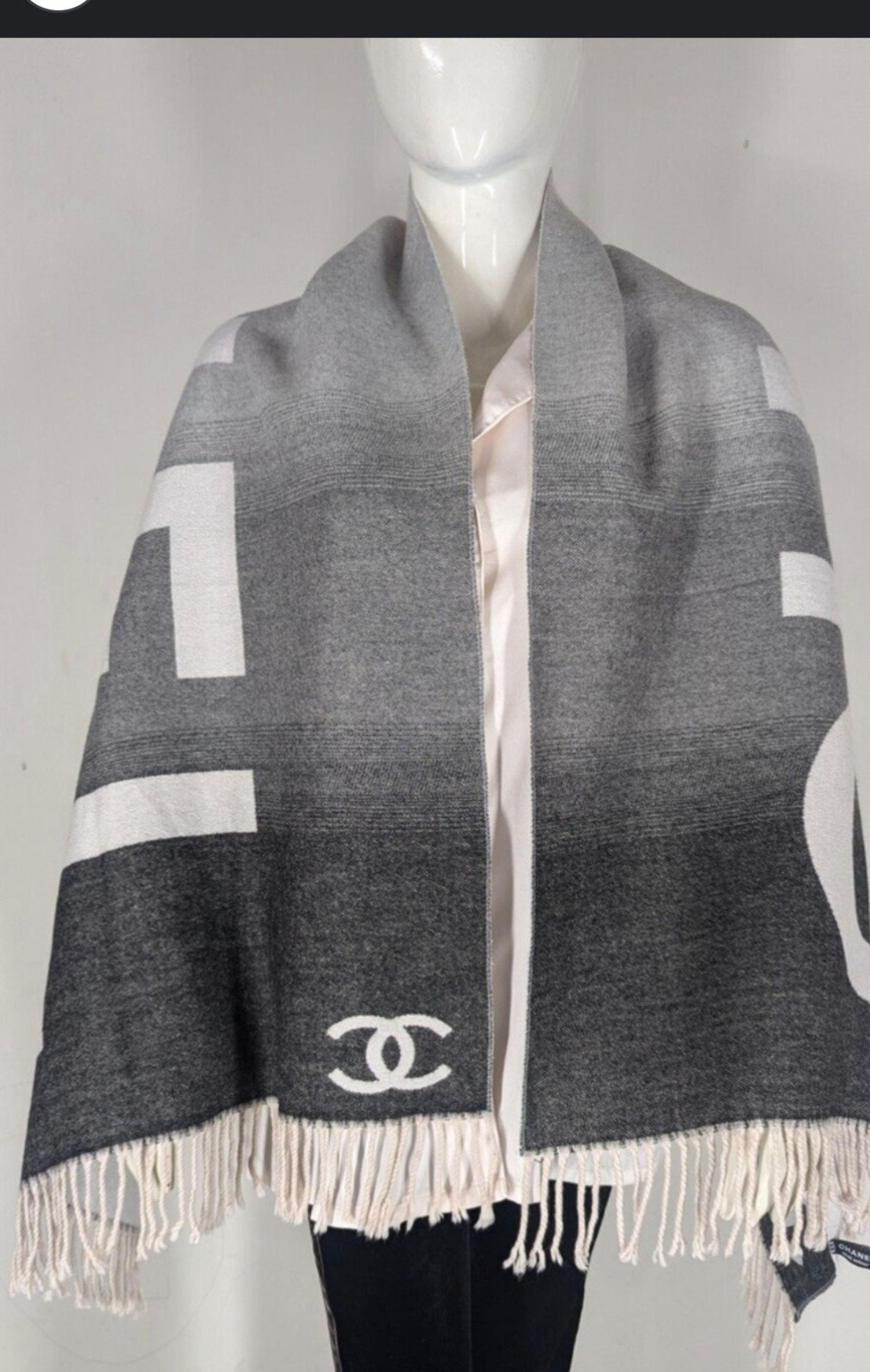 New Winter Grey & White Winter Scarf
