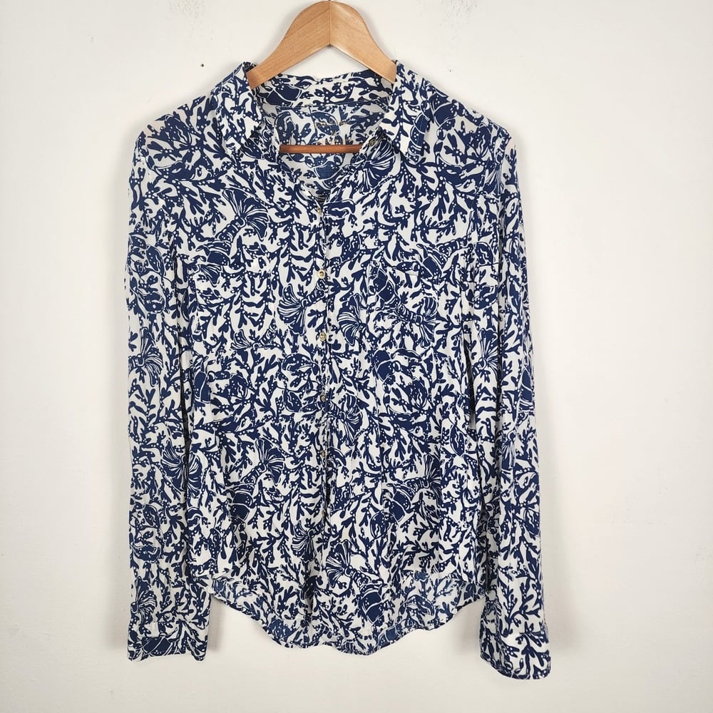 Lilly Pulitzer Sea View Rayon Navy Blue Floral Button Shirt Women's Medium