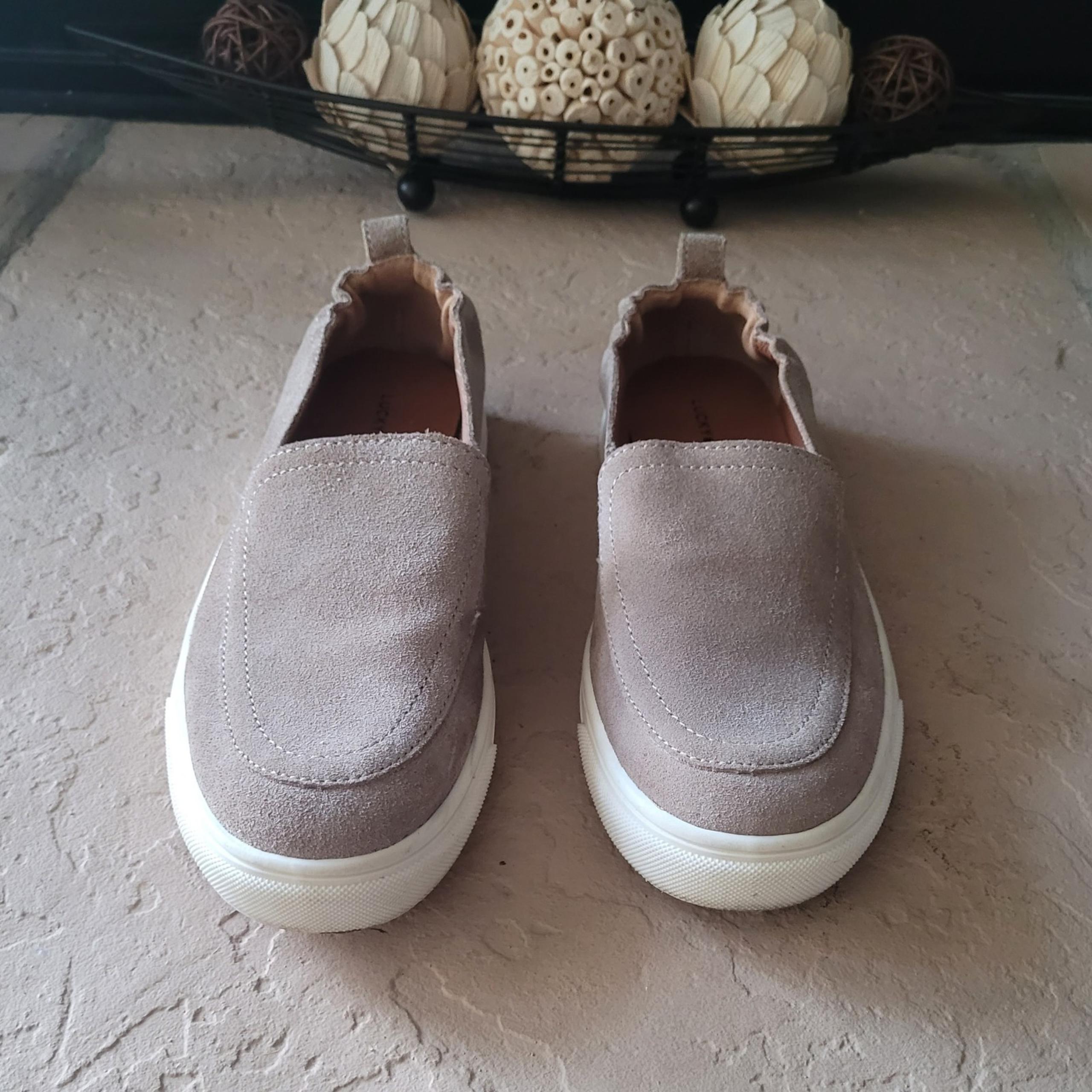 Size 7.5 Lucky Brand "Lindai" Tan (Dune) Suede Slip-on Women Sneakers