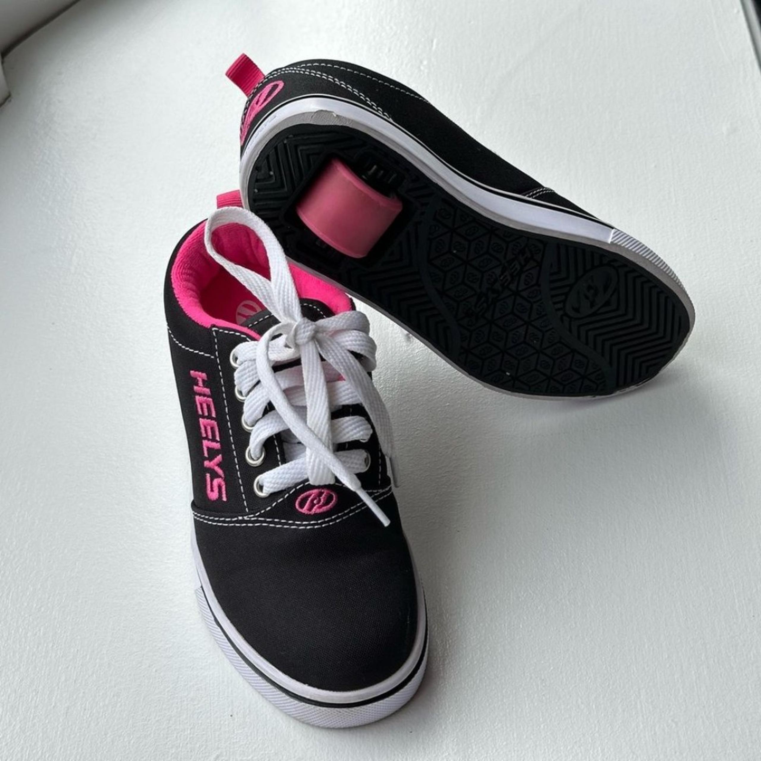 Heely’s Pro 20 Black and Pink Skate Shoes size 1 Youth