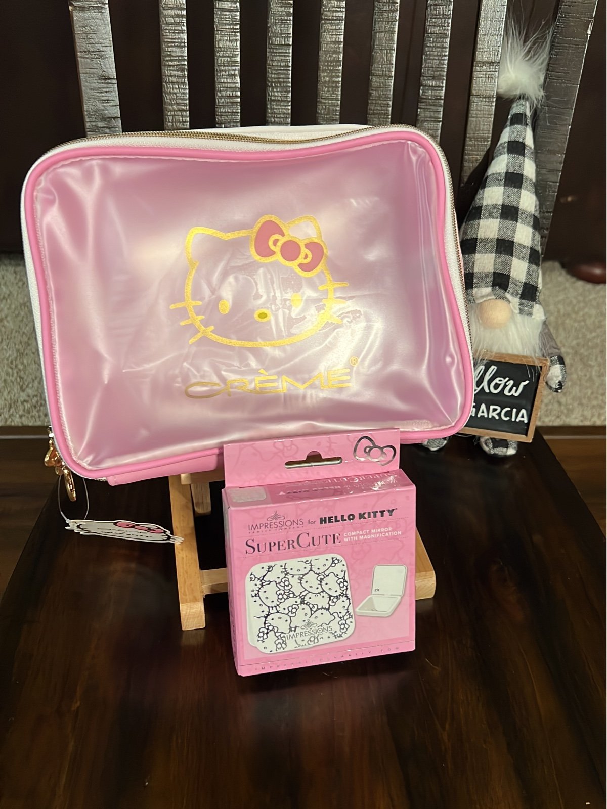 HELLO KITTY Compact Magnication Mirror and Cosmetic Bag SET