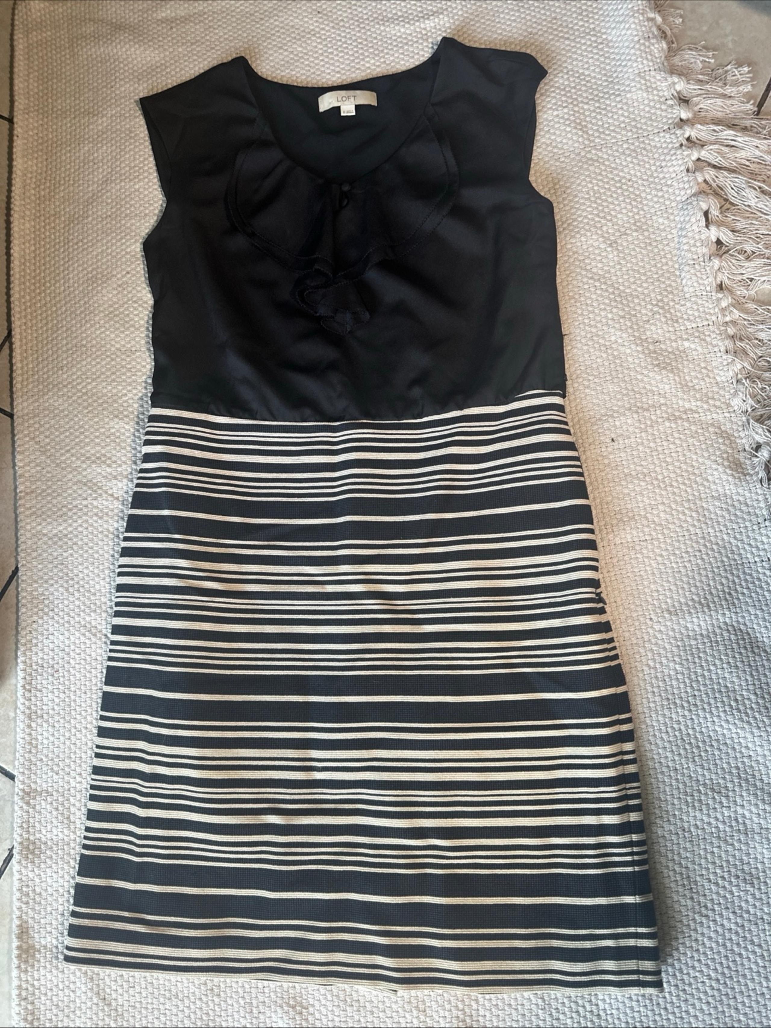 Loft dress size 6 sheath sleeveless red black ivory striped dress
