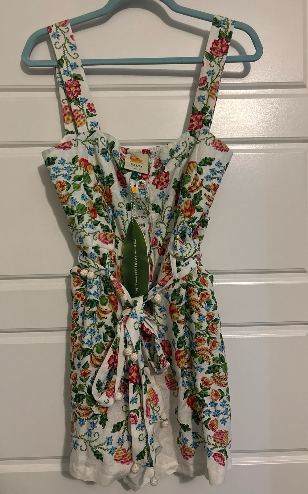 New with tags! FARM Rio Tropical Romance off white Belted Romper Size medium