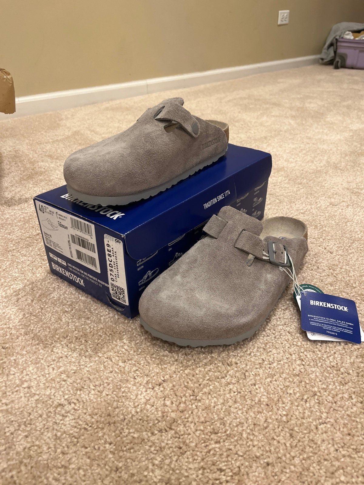 NWT Birkenstock Boston Soft Footbed Sandals in Stone Coin