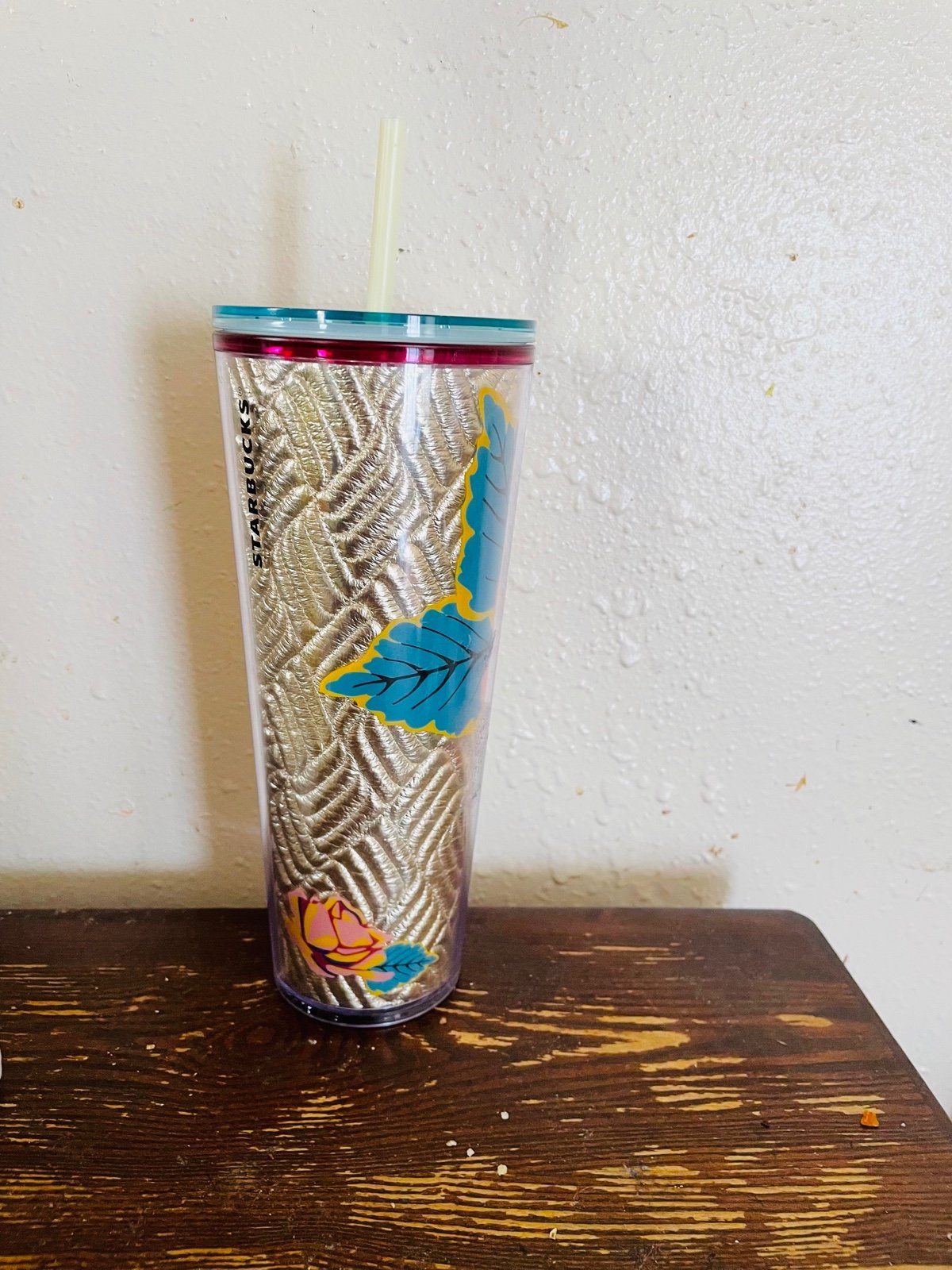 New Starbucks Fall 2020 Gold quilted with pink roses Tumbler 24 Oz Venti