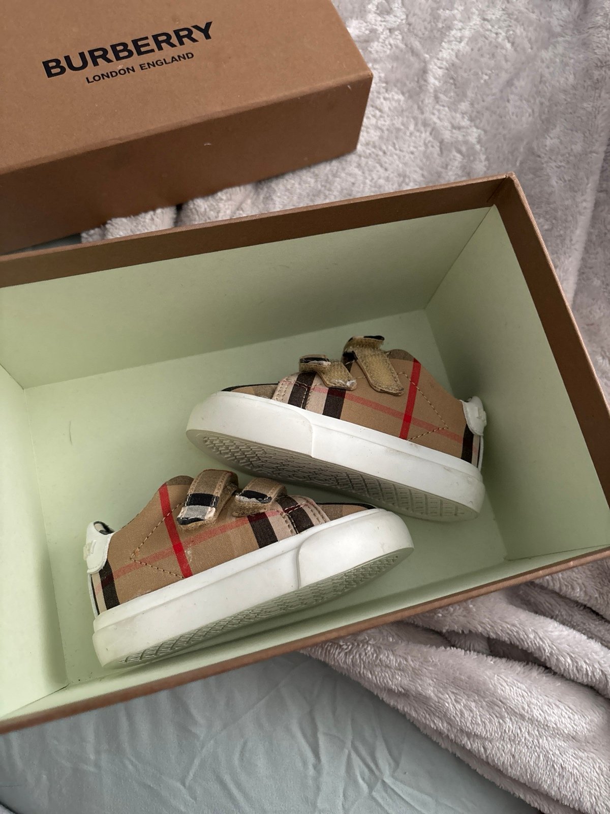burberry infant shoes