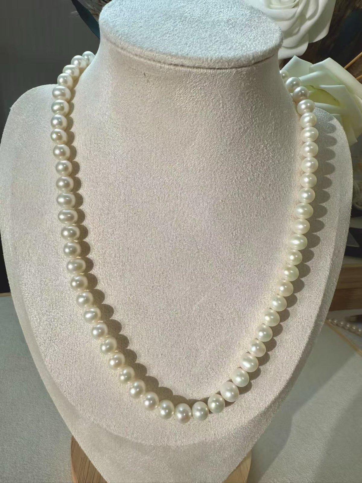 Natural Freshwater Pearl Necklace with 925 Silver Diamond Clasp