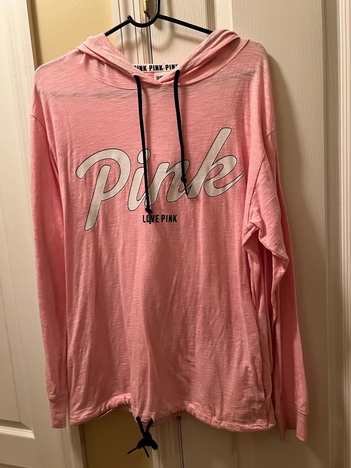 Hoodies & sweatshirts