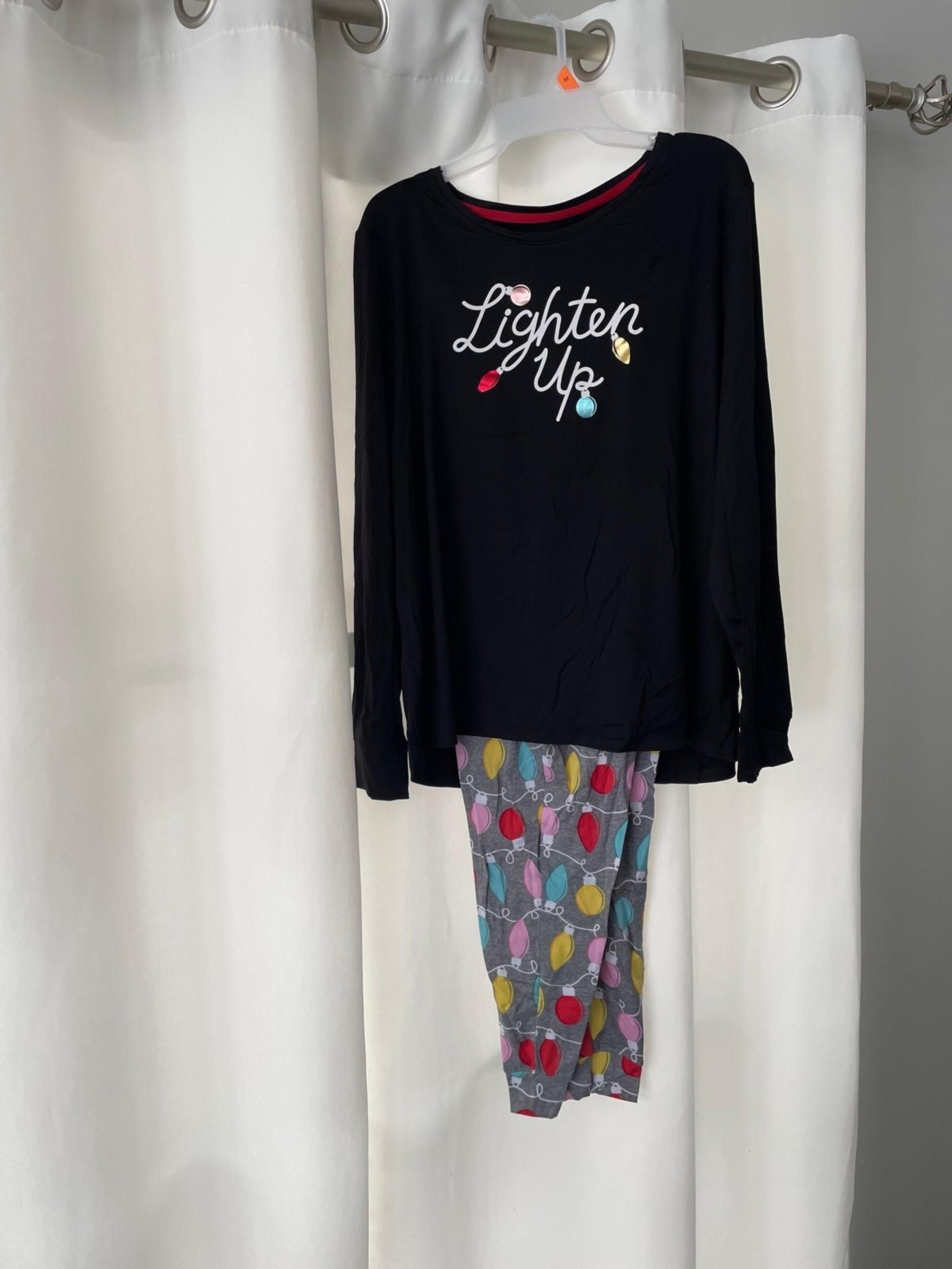 Secret Treasures Lighten Up Pajama Set Christmas (M) NWT