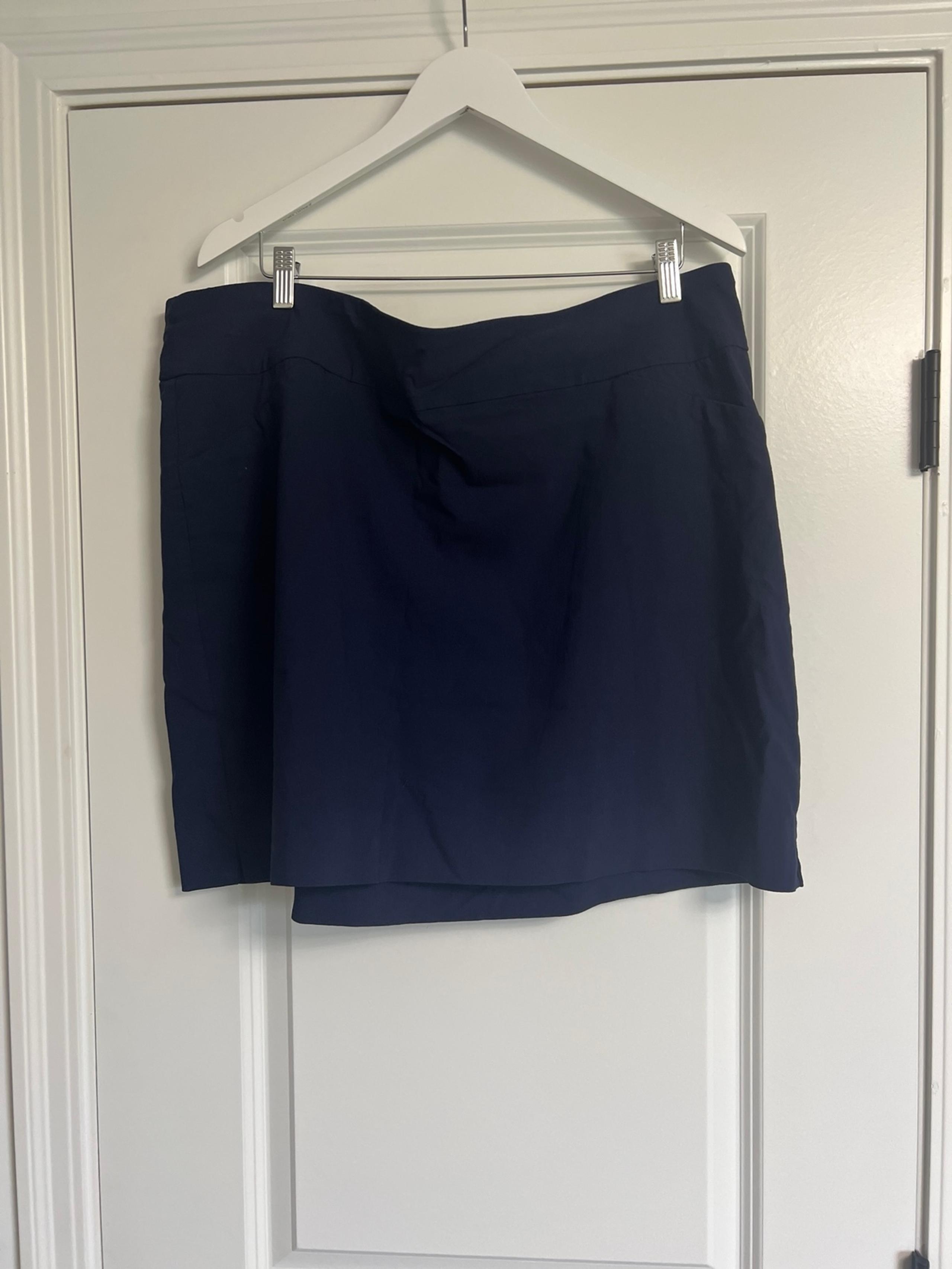 Plus size navy short