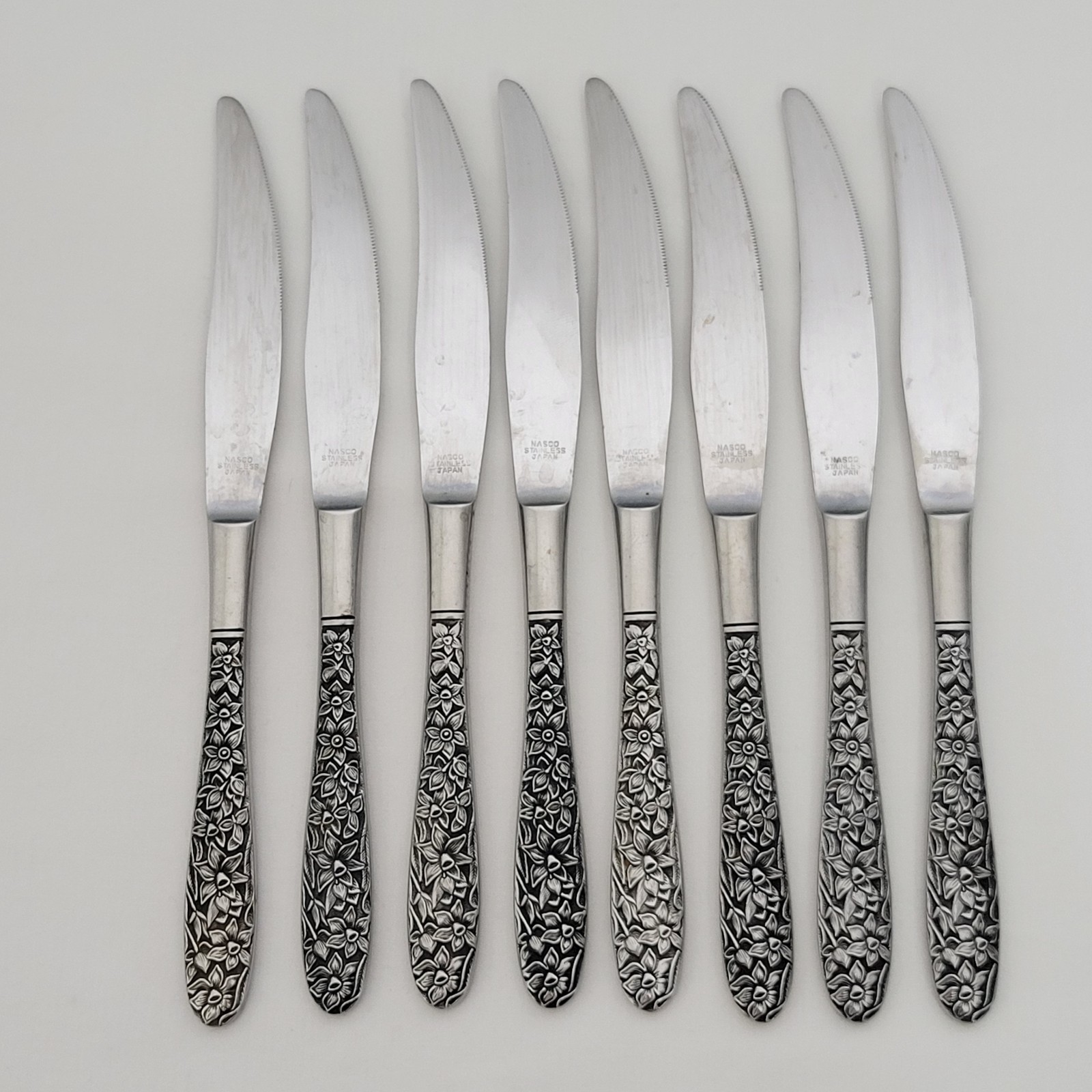 Set of 8 Vintage Nasco Stainless Narcissus Floral Handle Dinner Knives Flatware