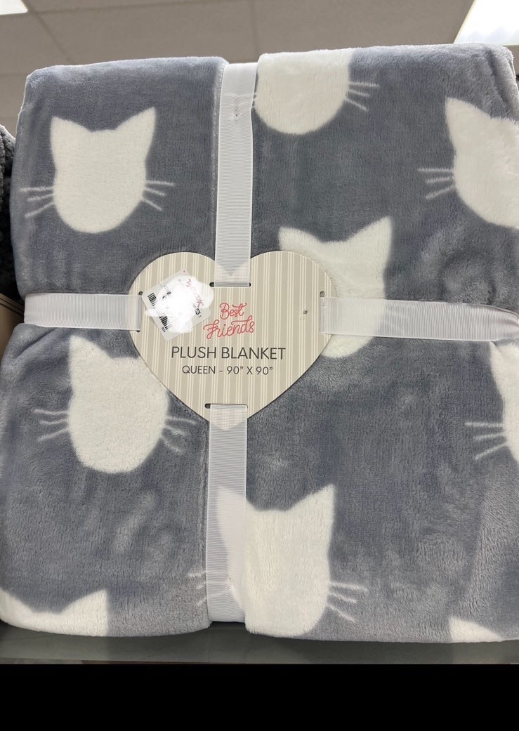 Best Friends Plush All over Cat Design Queen Blanket Gray and White 90”x90”