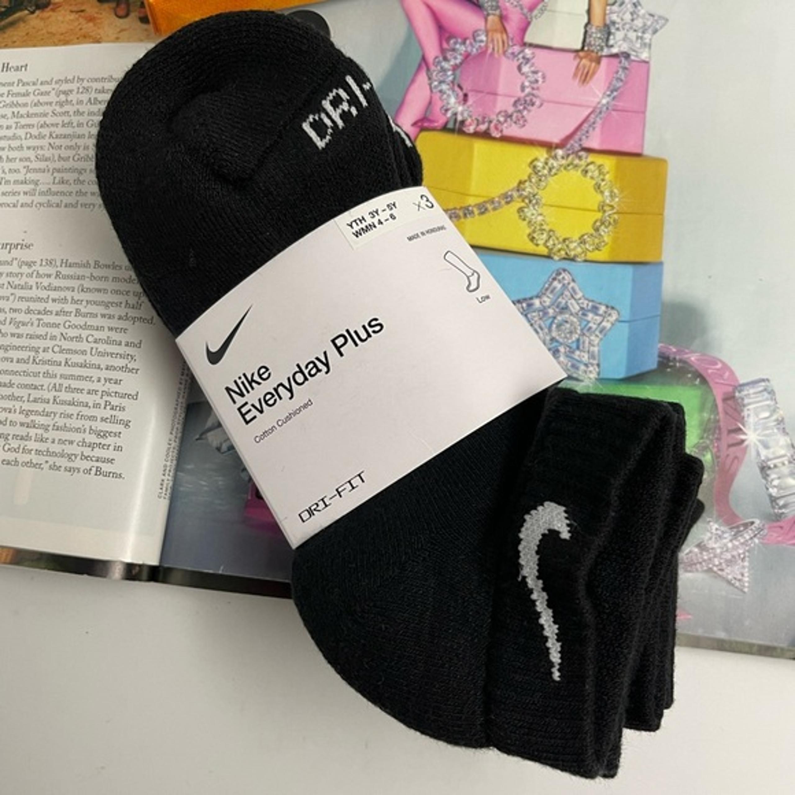 Medium Nike Everyday Plus Cushioned Socks Dri fit Training No-Show Socks 3 Pairs