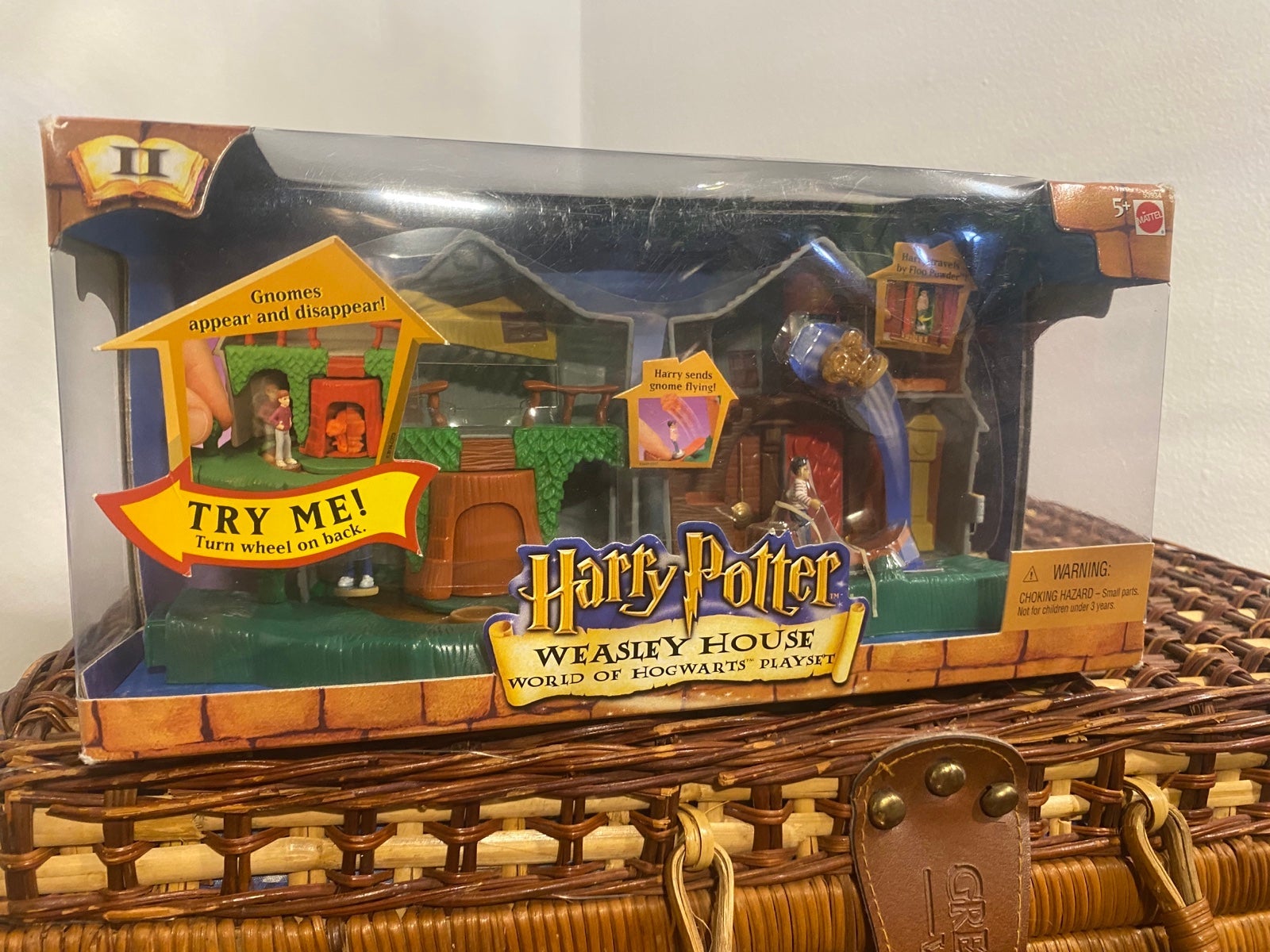 Weasley House World of Hogwarts play set 2001