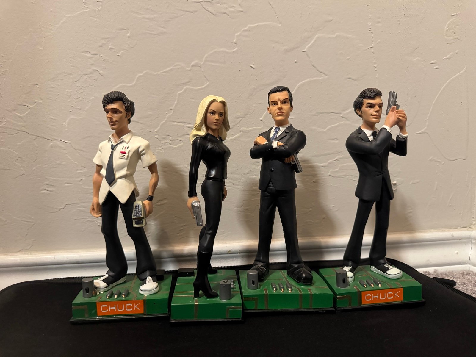 Chuck TV Show Collectible Set - Great Condition - Full Set. Chuck Bartowski
