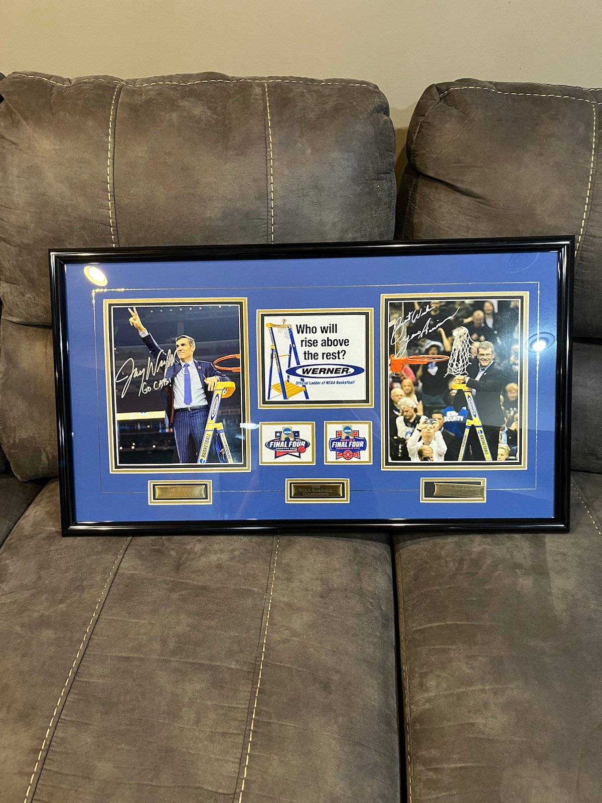 2016 NCAA NATIONAL BASKETBALL CHAMPIONSHIPS SIGNED FRAMED Coach Wright &Auriemma