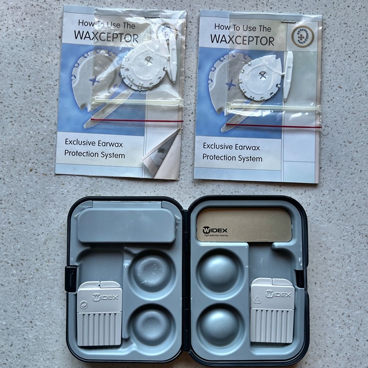 Widex Waxceptor Earwax Protection System With Case & Instruction Guide