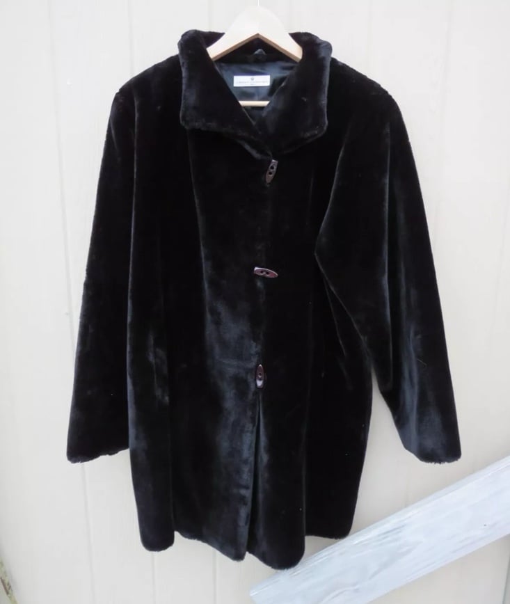 La Maison De La Fausse Fourrure Paris Women's Black Faux Fur Coat Sz L