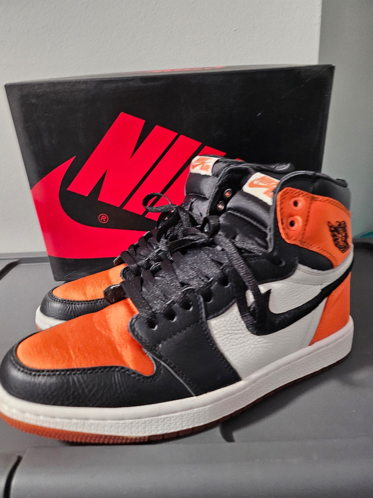 Jordan 1 shattered backboard satin