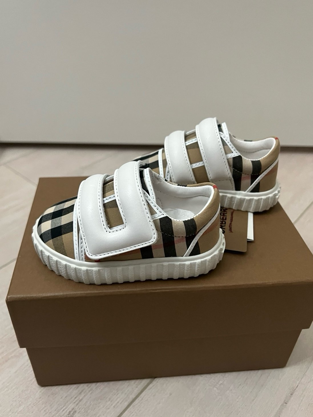NWT Burberry Baby Booties Shoes Size 17