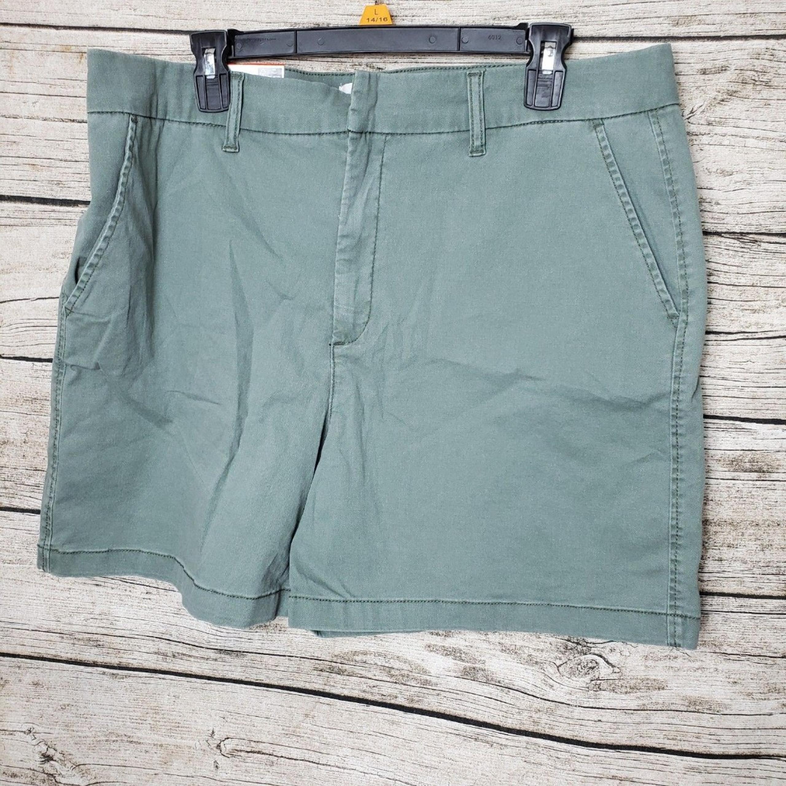 Anne Klein Jeans Women's Chino Shorts w/ Pockets Size 16 Olive Green NWT