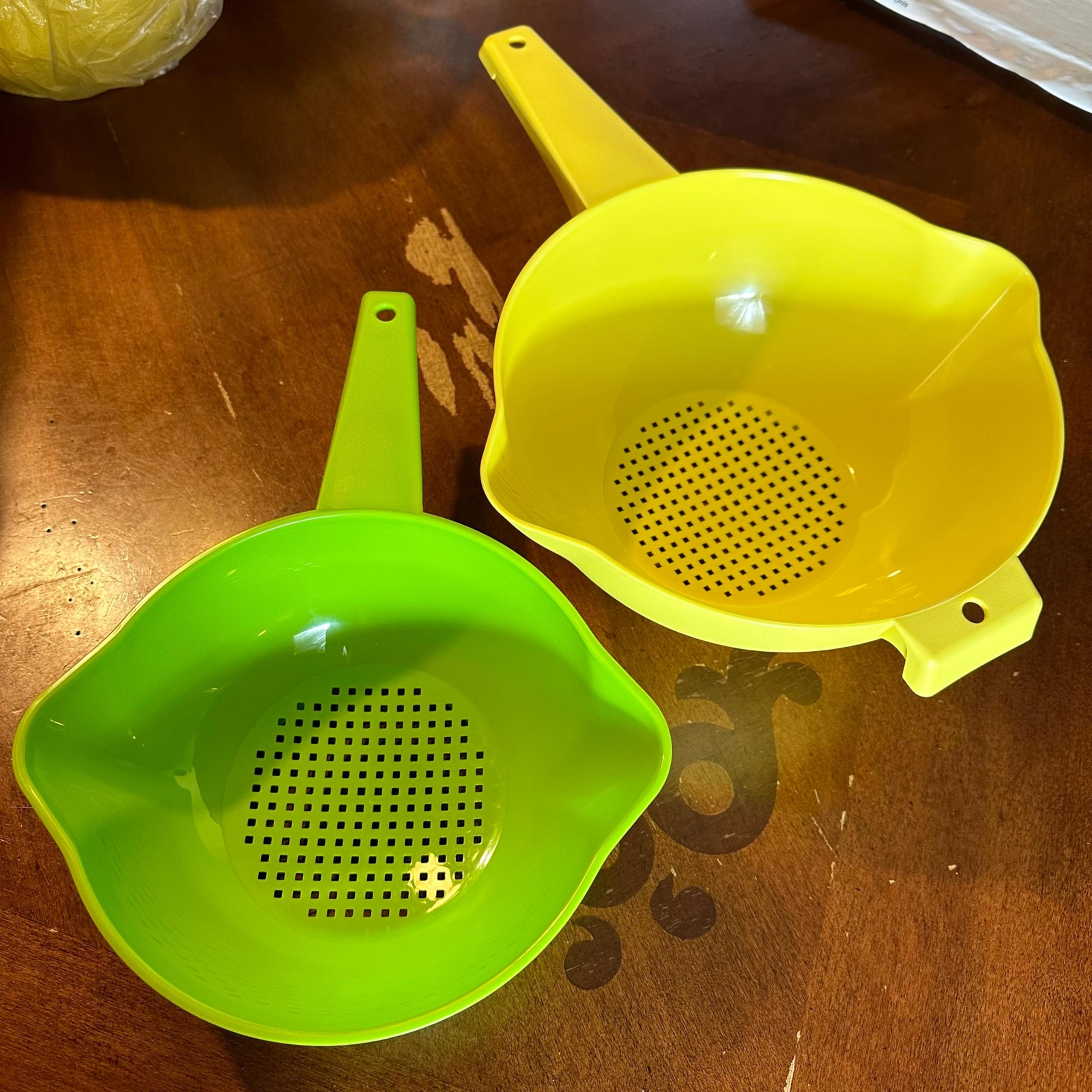 Tupperware Strainer Set