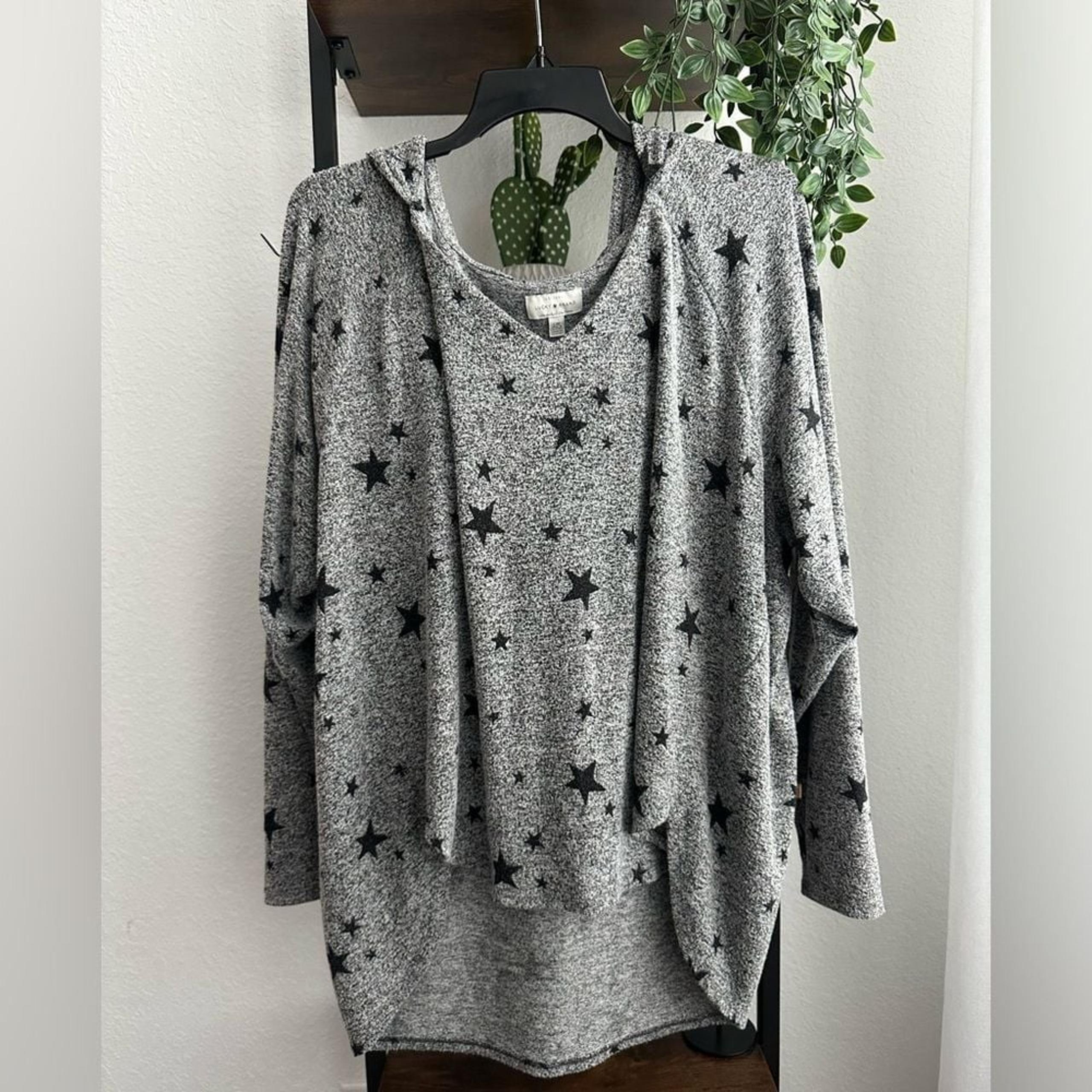 Women's Lucky Brand hooded top size large. Gray/black star print.