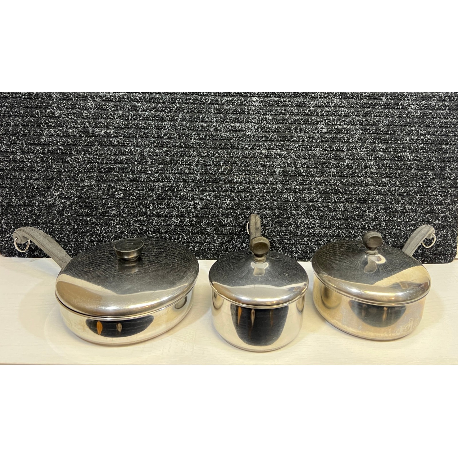 Vintage Farberware 6 Piece Lot 1 & 1 1/2 Qt. Sauce Pans & 8 Skillet w/ Lids