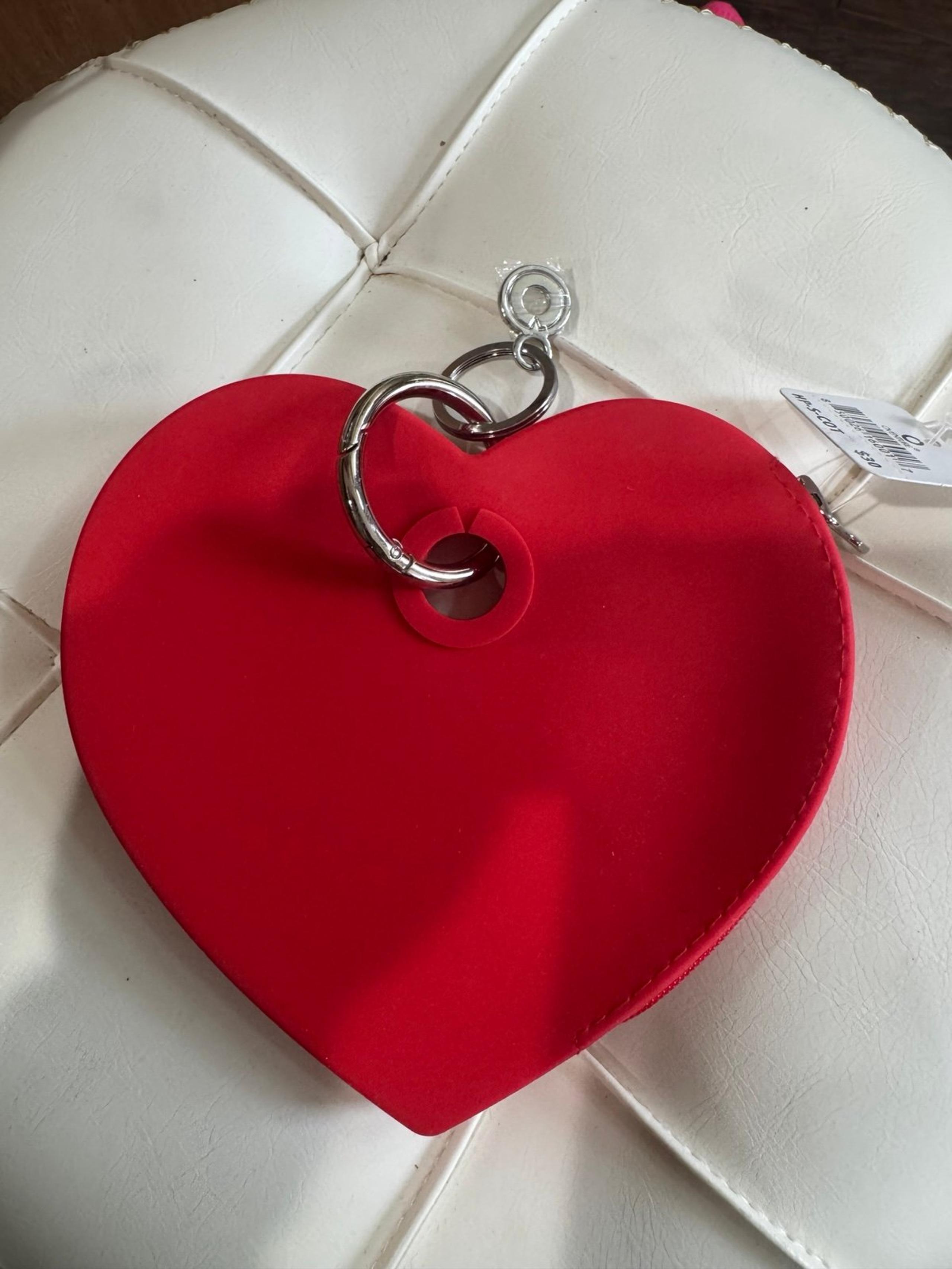 Venture Silicone Coin Purse with Keychain in red large heart new