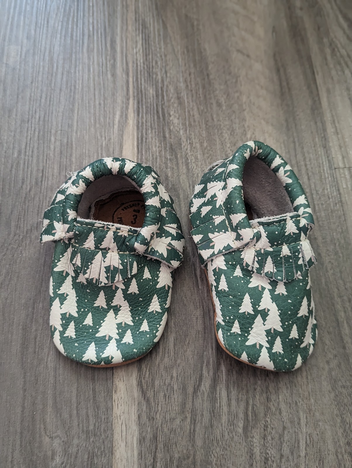 Freshly Picked trees moccasins size 3