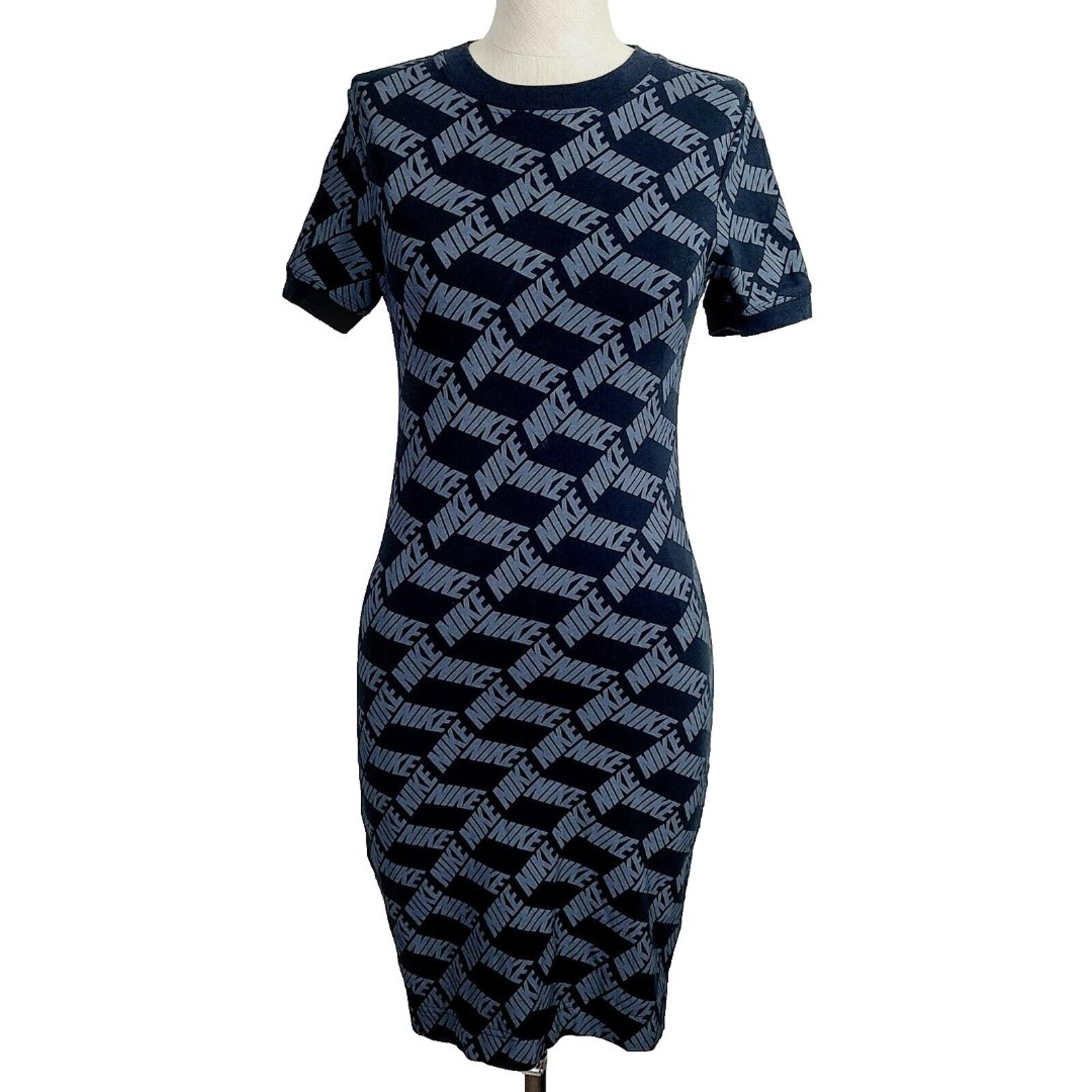 Nike Allover Print T-Shirt Dress S Black Gray Stretch Knit Bodycon Knee Length