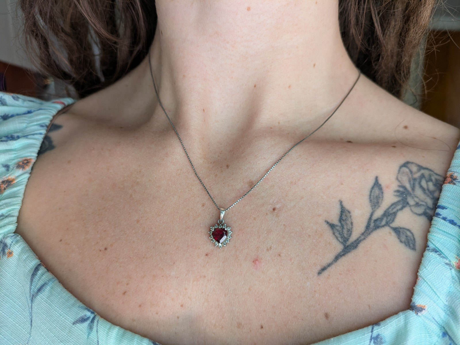 Silver necklace with Garnet and Diamonds