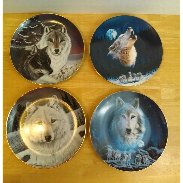 Lot 4 Hamilton Collections Plates Cassandra Graham R. Koni Wolf Wild Life 2e