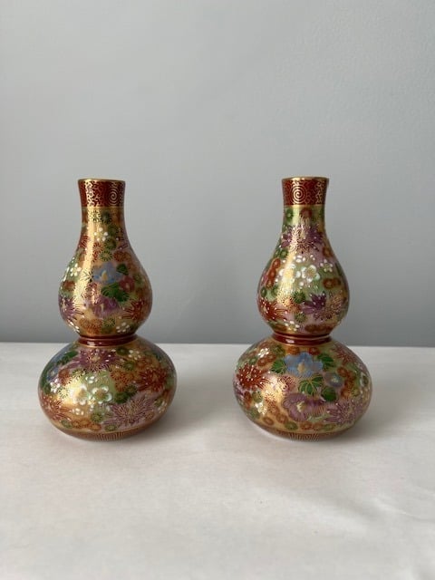 Kutani Japanese Double Gourd Vase Taisho Period 5-3/4 Tall Porcelain