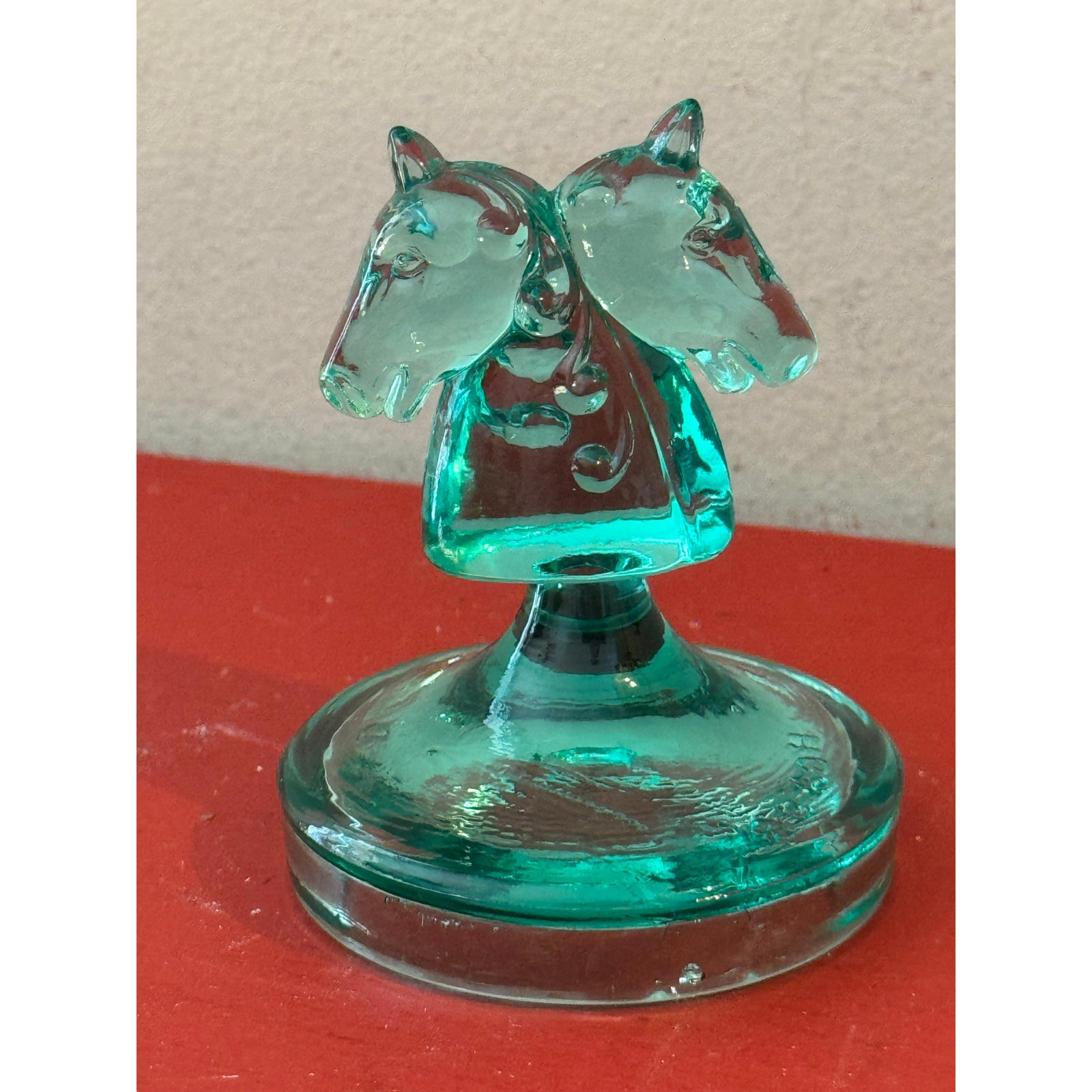 Dalzell Viking Heisey Collectors of America Green Double Horse Head Paperweight