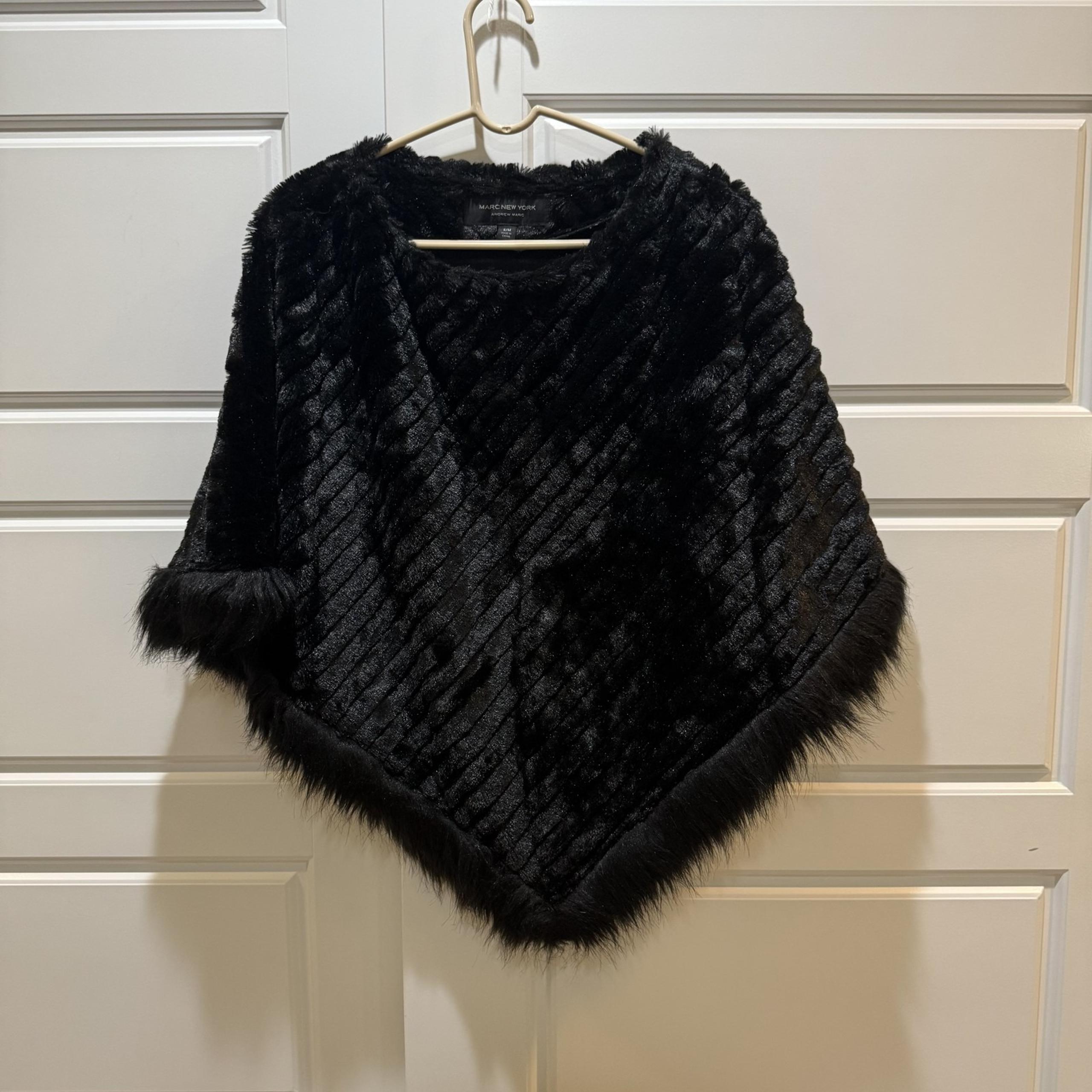 Marc New York Andrew Marc Poncho Womens Small Medium Faux Fur Cape Shawl Cozy